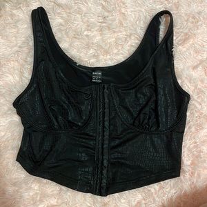 Snakeskin corset top 💕